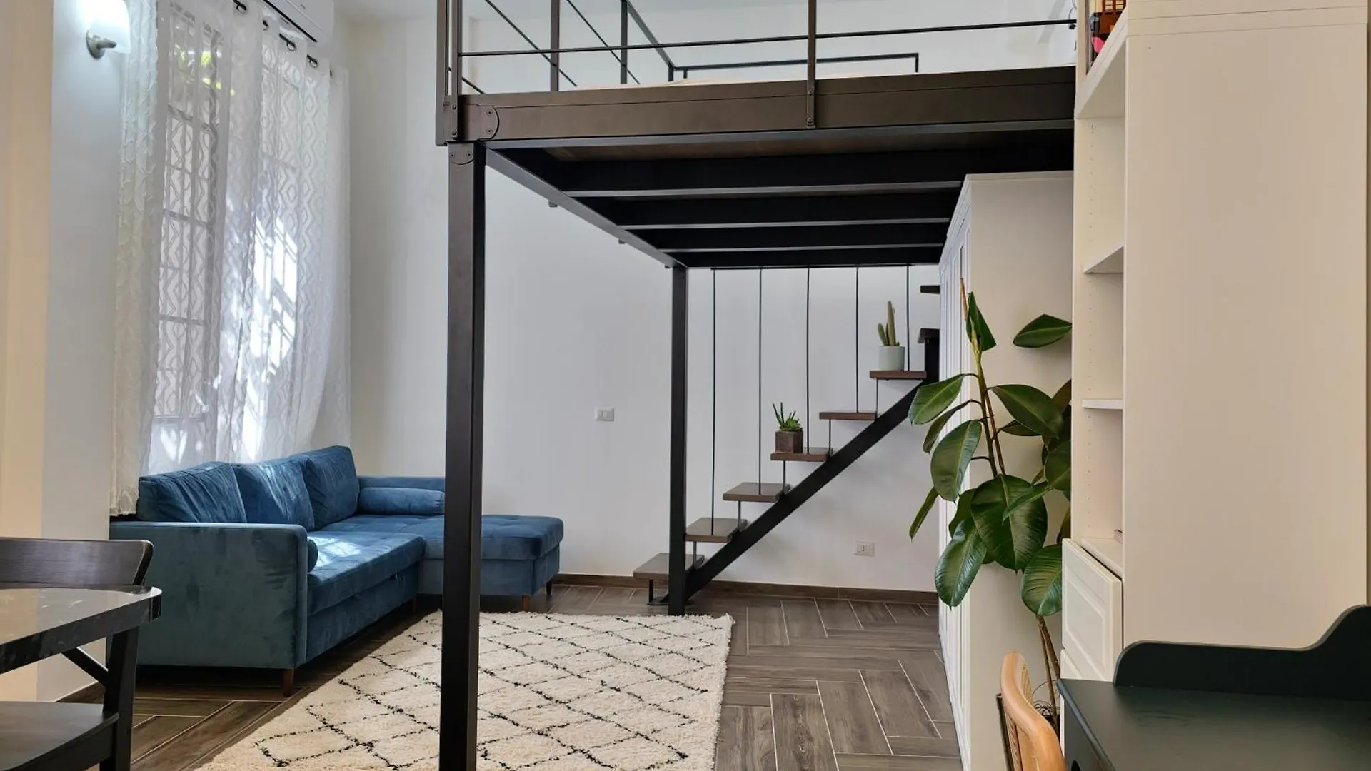 Stylish Duplex In The Heart Of Milan - Navigli Bocconi Apartment